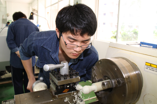 机电与汽车工程学院